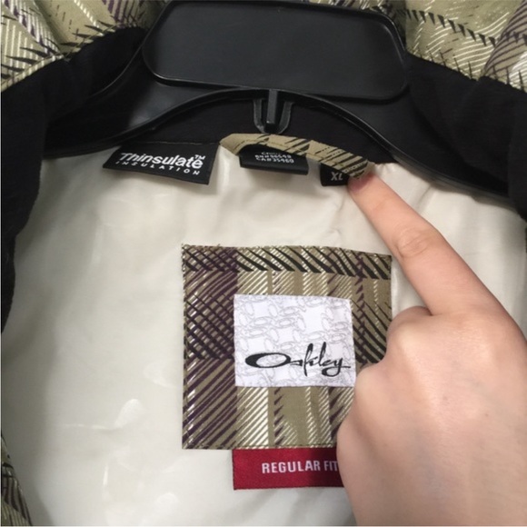 Oakley Park Brigade Ski/Snowboard Jacket - Picture 3 of 4